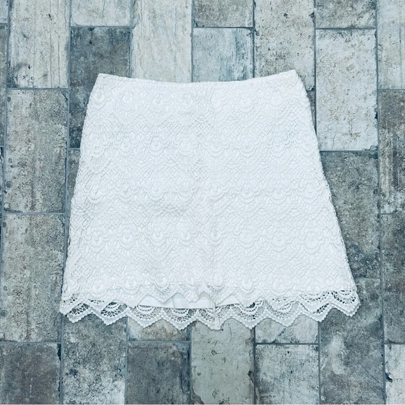 Forever 21 White Lace Mini Skirt - Picture 2 of 5